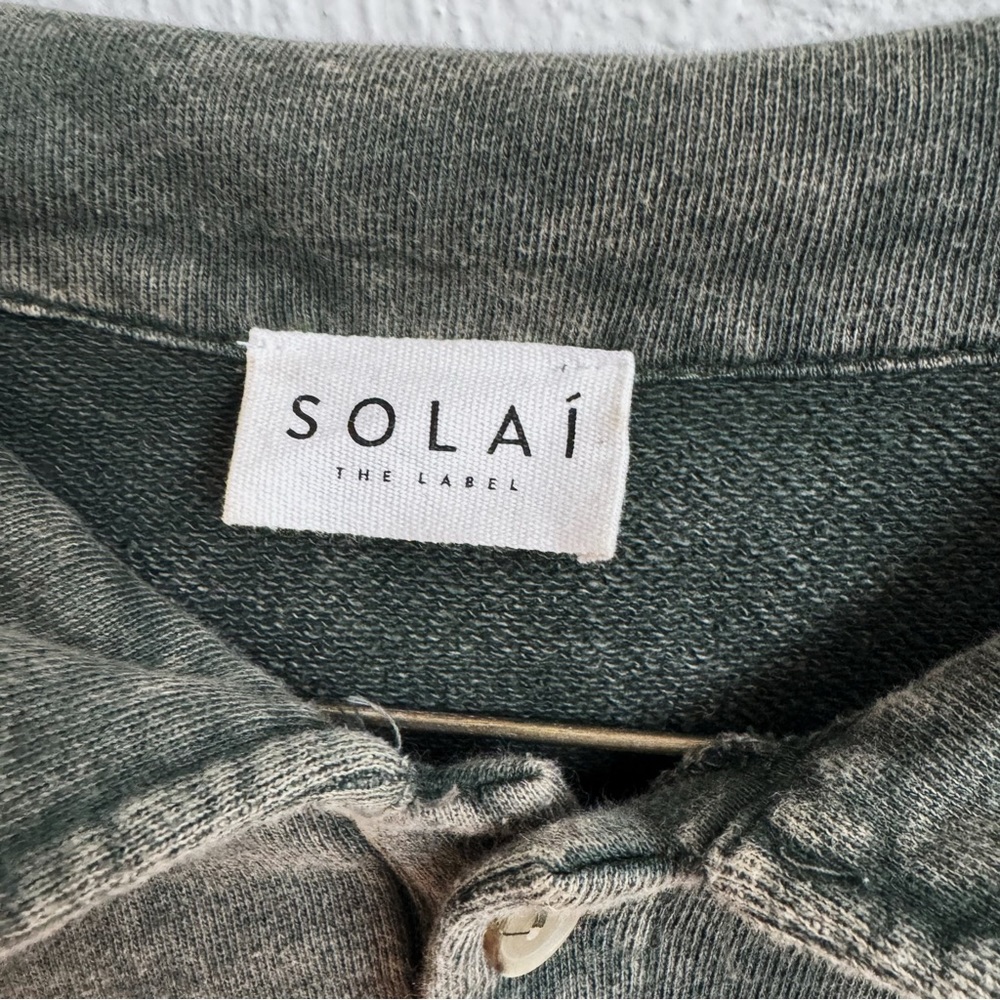 SOLAÍ cropped oversized quarter button sweater - Picture 4 of 7